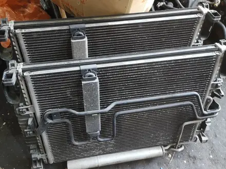 Радиатор на w211 e240 e320 e350 Мерседес за 35 000 тг. в Алматы