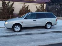 Volkswagen Passat 1995 годаүшін2 100 000 тг. в Шымкент