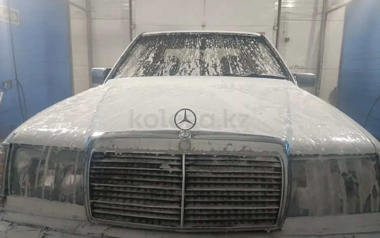 Mercedes-Benz E 200 1988 года за 1 000 000 тг. в Семей