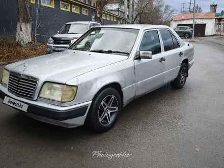 Mercedes-Benz E 200 1994 года за 1 500 000 тг. в Караганда