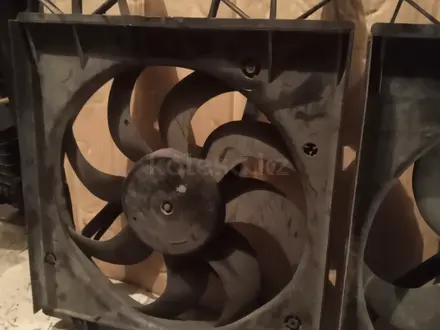 Вентилятор охлаждения радиатора, диффузор на Volkswagen Polo за 15 000 тг. в Алматы – фото 5