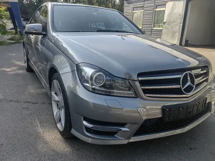 Mercedes-Benz C 200 2014 года за 8 880 000 тг. в Алматы – фото 2