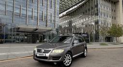 Volkswagen Touareg 2008 года за 7 200 000 тг. в Алматы – фото 2