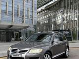 Volkswagen Touareg 2008 года за 6 900 000 тг. в Алматы