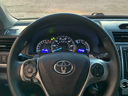 Toyota Camry 2014 года за 8 300 000 тг. в Актобе – фото 4