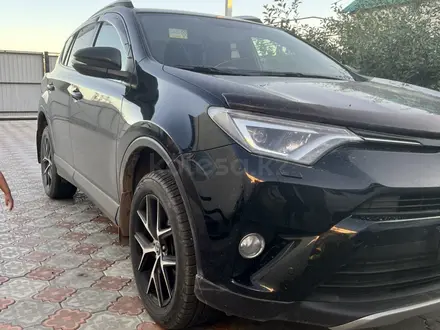 Toyota RAV4 2019 года за 12 500 000 тг. в Уральск – фото 3