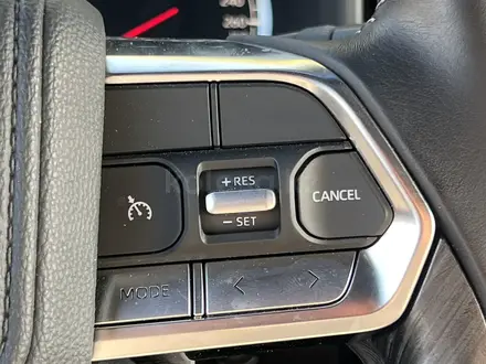 Toyota Land Cruiser Premium 2021 года за 58 500 000 тг. в Актобе – фото 26