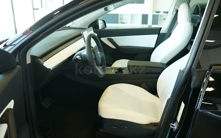 Tesla Model Y 2021 года за 16 500 000 тг. в Алматы