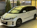 Toyota Estima 2014 года за 5 300 000 тг. в Алматы