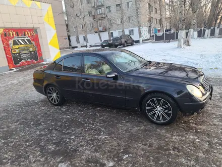 Mercedes-Benz E 220 2002 года за 3 600 000 тг. в Павлодар – фото 2