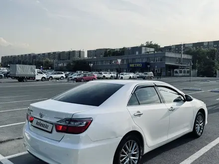 Toyota Camry 2015 года за 10 500 000 тг. в Алматы – фото 2