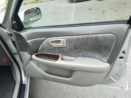 Toyota Camry 2000 года за 2 900 000 тг. в Шымкент – фото 7