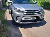 Toyota Highlander 2018 года за 14 500 000 тг. в Алматы – фото 2