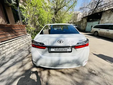 Toyota Corolla 2018 года за 8 400 000 тг. в Алматы – фото 3