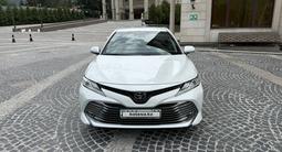 Toyota Camry 2020 года за 16 500 000 тг. в Алматы – фото 2