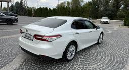 Toyota Camry 2020 года за 16 500 000 тг. в Алматы – фото 5