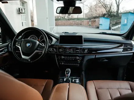 BMW X5 2018 года за 22 000 000 тг. в Алматы – фото 25