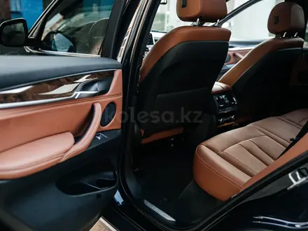 BMW X5 2018 года за 22 000 000 тг. в Алматы – фото 28