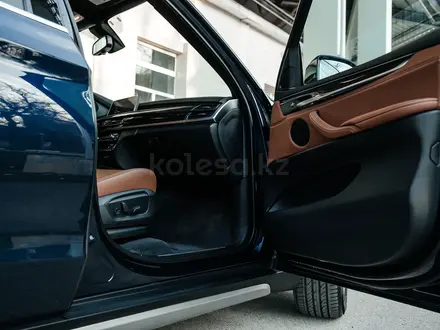 BMW X5 2018 года за 22 000 000 тг. в Алматы – фото 34