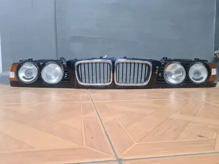 BMW E34 Фара и Решетка за 35 000 тг. в Шымкент
