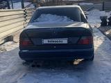 Mercedes-Benz E 200 1993 года за 1 500 000 тг. в Караганда – фото 2