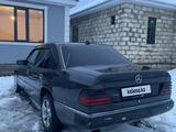 Mercedes-Benz E 260 1992 года за 1 500 000 тг. в Уральск – фото 2