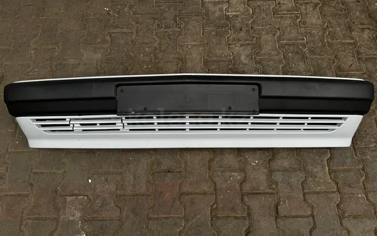 Передний бампер на Mercedes Benz 190 за 25 000 тг. в Алматы