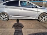 Hyundai Accent 2013 года за 4 000 000 тг. в Актобе – фото 2