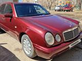 Mercedes-Benz E 230 1997 года за 2 200 000 тг. в Караганда – фото 2