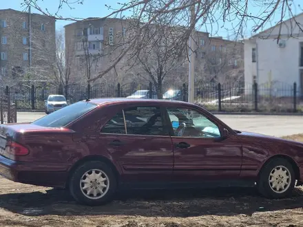 Mercedes-Benz E 230 1997 года за 2 200 000 тг. в Караганда – фото 9