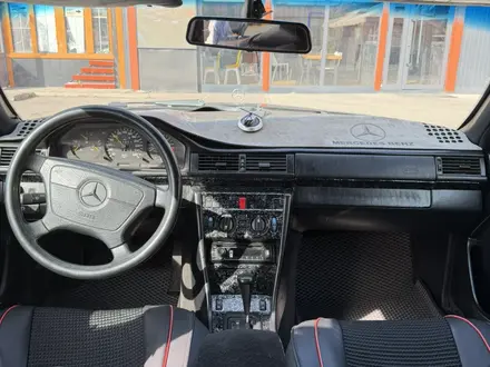 Mercedes-Benz E 320 1995 года за 2 500 000 тг. в Алматы – фото 4