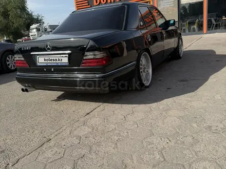 Mercedes-Benz E 320 1995 года за 2 500 000 тг. в Алматы – фото 6