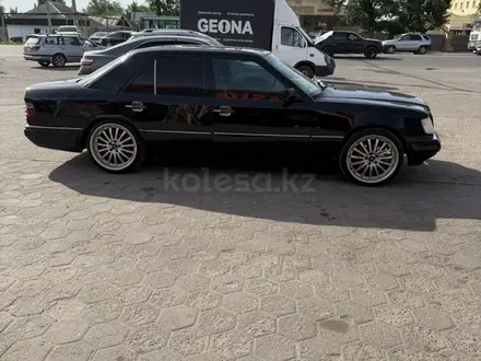 Mercedes-Benz E 320 1995 года за 2 500 000 тг. в Алматы – фото 7
