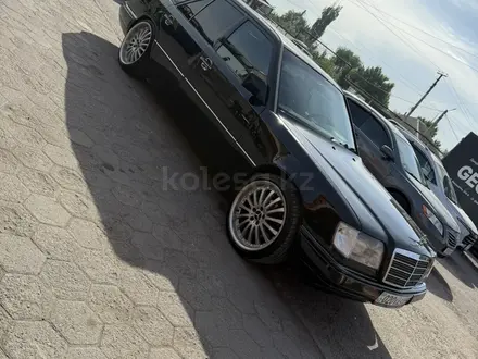 Mercedes-Benz E 320 1995 года за 2 500 000 тг. в Алматы – фото 8