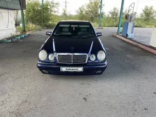 Mercedes-Benz E 240