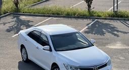 Toyota Camry 2015 года за 11 800 000 тг. в Шымкент – фото 3