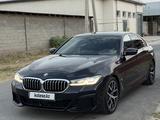 BMW 5 серия 2022 года за 22 000 000 тг. в Шымкент