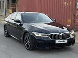 BMW 5 серия 2022 года за 22 000 000 тг. в Шымкент – фото 3