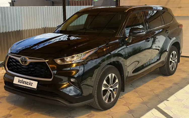 Toyota Highlander 2022 года за 22 000 000 тг. в Уральск