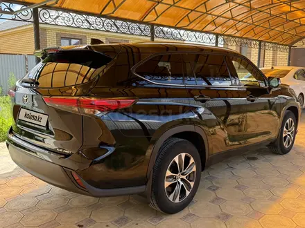 Toyota Highlander 2022 года за 22 000 000 тг. в Уральск – фото 4