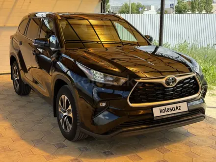 Toyota Highlander 2022 года за 22 000 000 тг. в Уральск – фото 2