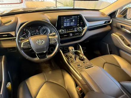 Toyota Highlander 2022 года за 22 000 000 тг. в Уральск – фото 9