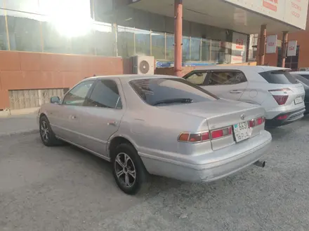 Toyota Camry 1997 года за 2 600 000 тг. в Семей – фото 4