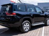 Toyota Land Cruiser 2023 года за 47 400 000 тг. в Алматы – фото 4