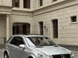 Mercedes-Benz ML 63 AMG 2006 года за 12 500 000 тг. в Алматы – фото 2