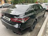 Toyota Camry 2023 года за 16 500 000 тг. в Алматы – фото 4