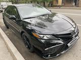 Toyota Camry 2023 года за 16 500 000 тг. в Алматы – фото 2