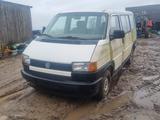 Volkswagen Caravelle 1995 года за 234 550 тг. в Уральск – фото 2