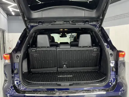 Toyota Highlander 2023 года за 32 000 000 тг. в Алматы – фото 16