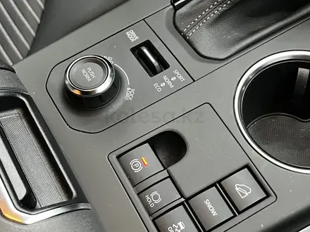 Toyota Highlander 2023 года за 32 000 000 тг. в Алматы – фото 8